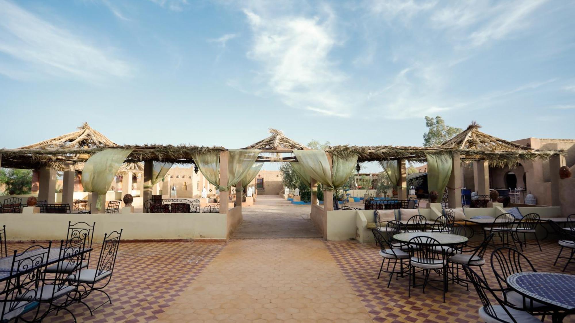 Auberge Sahara Garden Lac Yasmins Eksteriør bilde